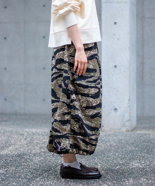 D.M.G.（ドミンゴ）の「[D.M.G / ディーエムジー] リップタイガー迷彩 ミリタリーオーバースカート（スカート・レディース・グリーン系カモフラージュ・S/M）」の11枚目の写真
