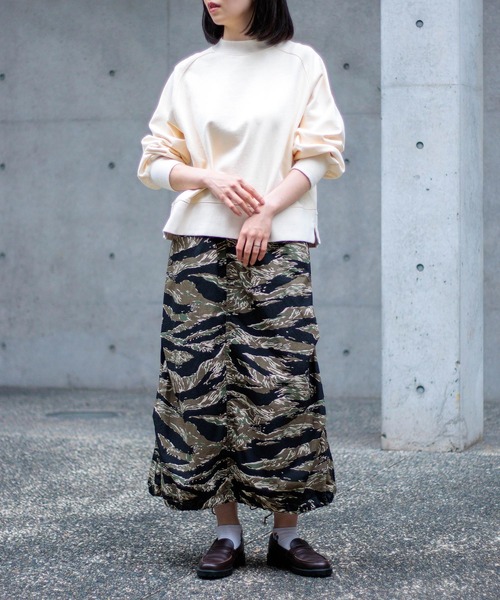 D.M.G.（ドミンゴ）の「[D.M.G / ディーエムジー] リップタイガー迷彩 ミリタリーオーバースカート（スカート・レディース・グリーン系カモフラージュ・S/M）」の5枚目の写真
