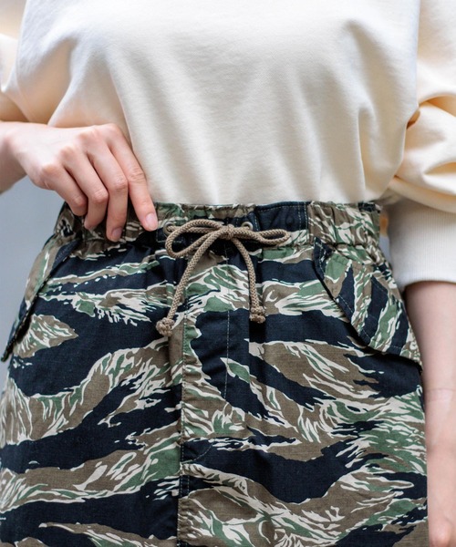 D.M.G.（ドミンゴ）の「[D.M.G / ディーエムジー] リップタイガー迷彩 ミリタリーオーバースカート（スカート・レディース・グリーン系カモフラージュ・S/M）」の13枚目の写真