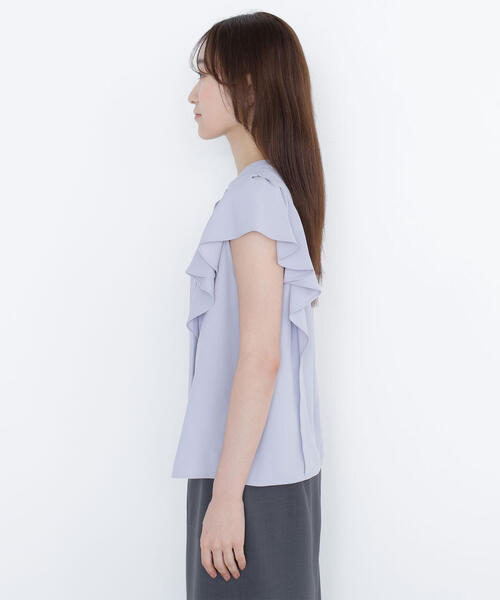 NATURAL BEAUTY BASIC（ナチュラルビューティーベーシック）の「◇メタルボタンフリルスリーブブラウス（シャツ/ブラウス・レディース・オフホワイト/ブルー/ダークブラウン・SMALL/MEDIUM）」の9枚目の写真