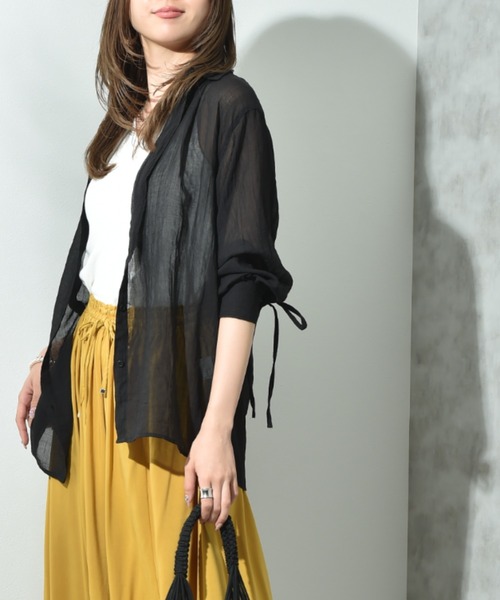 INTERPLANET（インタープラネット）の「Ｅボイルヨークギャザー袖ドロストシャツ（シャツ/ブラウス・レディース・オフホワイト/ブラック/ブラウン・FREE）」の2枚目の写真