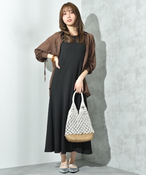 INTERPLANET（インタープラネット）の「Ｅボイルヨークギャザー袖ドロストシャツ（シャツ/ブラウス・レディース・オフホワイト/ブラック/ブラウン・FREE）」の7枚目の写真