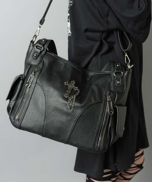 SPINNS（スピンズ）の「合皮ビッグショルダーバッグ/クロス（ショルダーバッグ・レディース・ブラック・ONESIZE）」の13枚目の写真