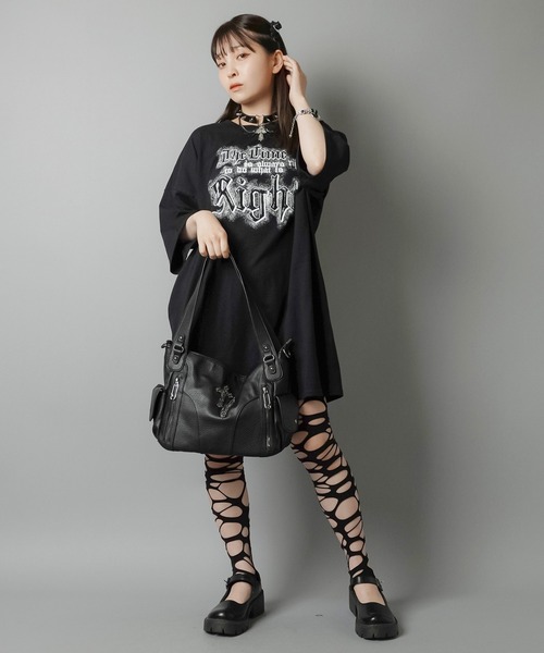 SPINNS（スピンズ）の「合皮ビッグショルダーバッグ/クロス（ショルダーバッグ・レディース・ブラック・ONESIZE）」の11枚目の写真