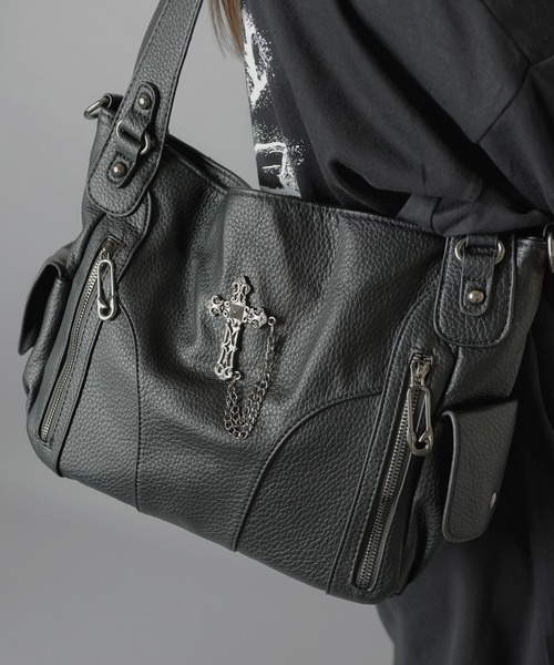 SPINNS（スピンズ）の「合皮ビッグショルダーバッグ/クロス（ショルダーバッグ・レディース・ブラック・ONESIZE）」の14枚目の写真