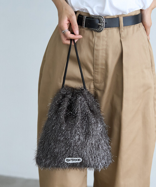 FREAK'S STORE(フリークスストア)の「OUTDOOR PRODUCTS × FREAK'S STORE/アウトドアプロダクツ 別注 2WAY ラメファー巾着バッグ/ショルダーバッグ(ショルダーバッグ・レディース・ブラック/グレー/ナチュラル・ONE SIZE)」の3枚目の写真