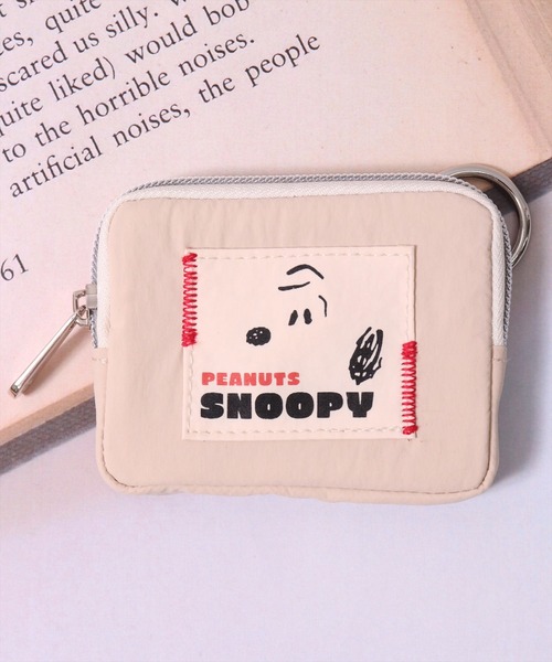 PEANUTS（ピーナッツ）の「(ACT)【PEANUTS】フェイス プリント ナイロン ミニポーチ（ポーチ・レディース・ライトベージュ/チャコールグレー/ブルー/イエロー/スモークピンク・ONE SIZE）」の13枚目の写真