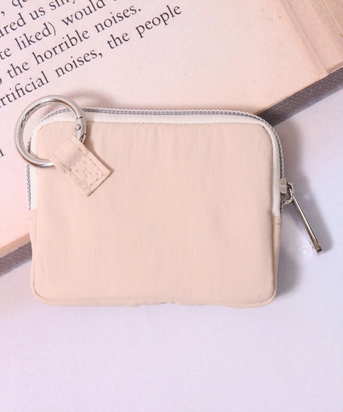 PEANUTS（ピーナッツ）の「(ACT)【PEANUTS】フェイス プリント ナイロン ミニポーチ（ポーチ・レディース・ライトベージュ/チャコールグレー/ブルー/イエロー/スモークピンク・ONE SIZE）」の14枚目の写真