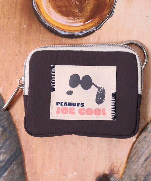 PEANUTS（ピーナッツ）の「(ACT)【PEANUTS】フェイス プリント ナイロン ミニポーチ（ポーチ・レディース・ライトベージュ/チャコールグレー/ブルー/イエロー/スモークピンク・ONE SIZE）」の11枚目の写真