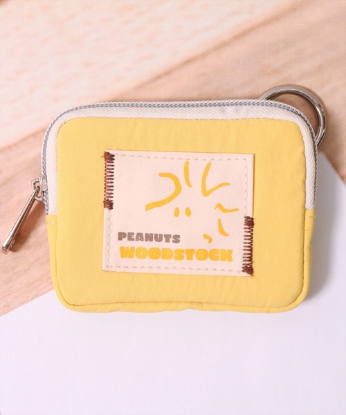 PEANUTS（ピーナッツ）の「(ACT)【PEANUTS】フェイス プリント ナイロン ミニポーチ（ポーチ・レディース・ライトベージュ/チャコールグレー/ブルー/イエロー/スモークピンク・ONE SIZE）」の17枚目の写真