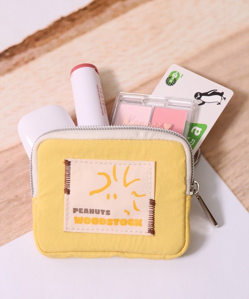 PEANUTS（ピーナッツ）の「(ACT)【PEANUTS】フェイス プリント ナイロン ミニポーチ（ポーチ・レディース・ライトベージュ/チャコールグレー/ブルー/イエロー/スモークピンク・ONE SIZE）」の9枚目の写真