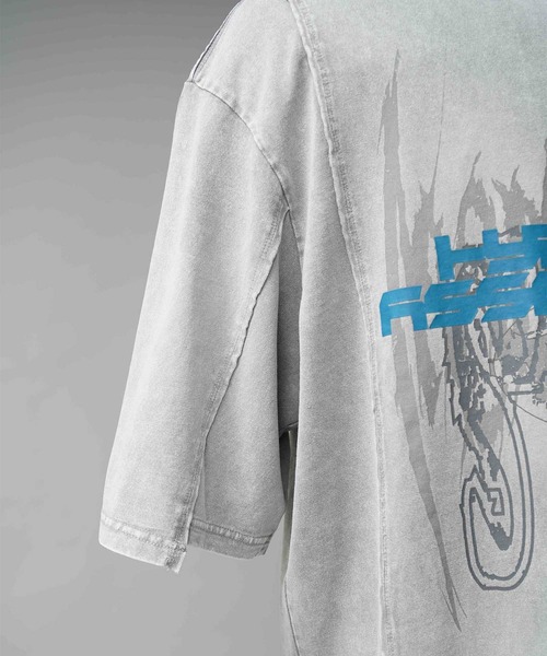 MAISON SPECIAL（メゾンスペシャル）の「【Hypnose Association for MAISON SPECIAL】「Eagle」Prime-Over Crew Neck T-Shirt/イーグルプライムオーバークルーネックTシャツ（Tシャツ/カットソー・メンズ・ブラック/ライトグレー・2/1）」の8枚目の写真
