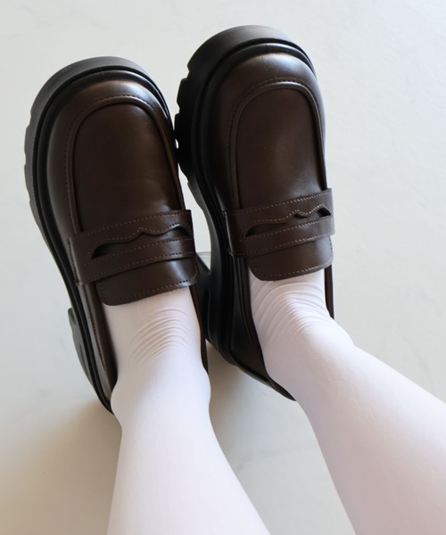 VIVIAN（ヴィヴィアン）の「厚底シンプルコインローファー（ローファー・レディース・ダークブラウン/ブラック・S/M/L/LL）」の2枚目の写真