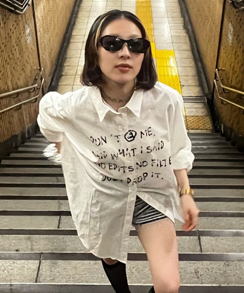 JEANASIS（ジーナシス）の「【25quee】ストリートアソートBIGシャツ/579596（シャツ/ブラウス・レディース・レッド系その他/ホワイト/ブラック系その他/イエロー系その他/ライトブルー/ブルー系その他/グリーン系その他/ブルー系/ブラック系その他2/ピンク系その他・SMALL/FREE）」の21枚目の写真