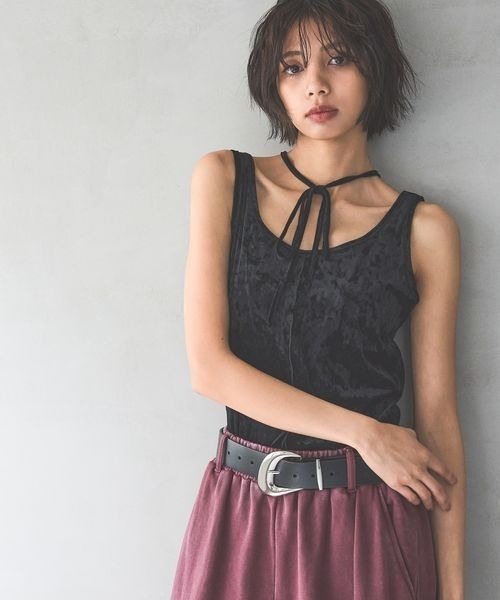 PAGEBOY(ページボーイ)の「シアーベロア2WAYタンク(タンクトップ・レディース・ブラック/オフホワイト/マスタード・FREE)」の9枚目の写真