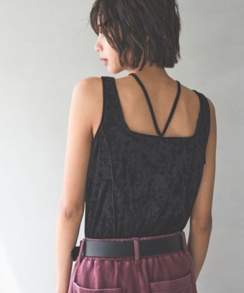 PAGEBOY(ページボーイ)の「シアーベロア2WAYタンク(タンクトップ・レディース・ブラック/オフホワイト/マスタード・FREE)」の10枚目の写真