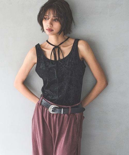 PAGEBOY(ページボーイ)の「シアーベロア2WAYタンク(タンクトップ・レディース・ブラック/オフホワイト/マスタード・FREE)」の11枚目の写真