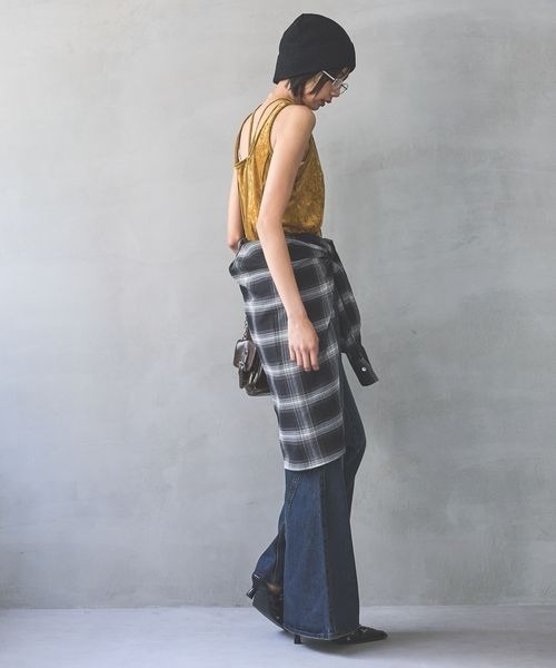 PAGEBOY(ページボーイ)の「シアーベロア2WAYタンク(タンクトップ・レディース・ブラック/オフホワイト/マスタード・FREE)」の14枚目の写真