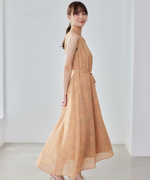 Andemiu(アンデミュウ)の「エスニックフラワーノースリーブワンピース579682(ワンピース・レディース・ブラウン/オレンジ・FREE)」の2枚目の写真