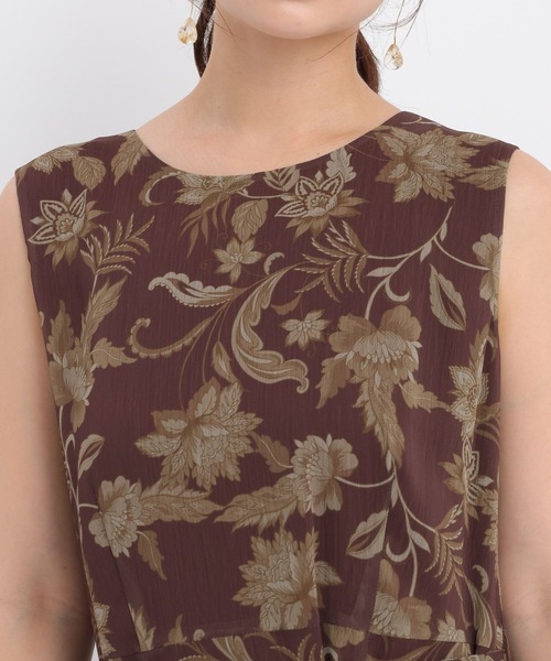 Andemiu(アンデミュウ)の「エスニックフラワーノースリーブワンピース579682(ワンピース・レディース・ブラウン/オレンジ・FREE)」の5枚目の写真