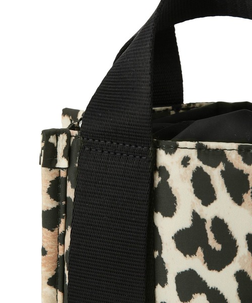 GANNI（ガニー）の「GANNI 別注 Recycled tech Mini Tote（ショルダーバッグ・レディース・ネイビー/ベージュ系その他・FREE）」の11枚目の写真