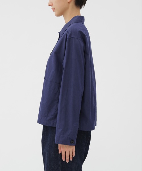 MHL.（エムエイチエル）の「YARN DYED COTTON TWILL（ブルゾン・レディース・ブラック/インディゴブルー・1/2）」の7枚目の写真