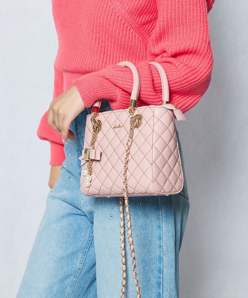 dazzlin(ダズリン)の「【dazzlin/ダズリン】キルティング リボンチャーム付ミニハンドバッグ花柄裏地(ハンドバッグ・レディース・ブラック/ピンク/アイボリー/ミント・FREE)」の1枚目の写真