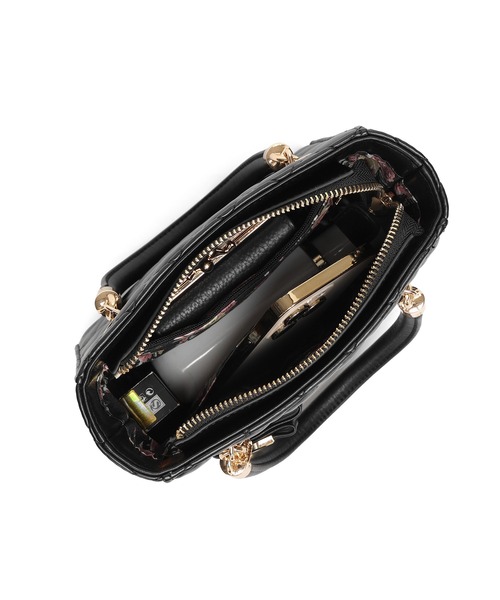 dazzlin(ダズリン)の「【dazzlin/ダズリン】キルティング リボンチャーム付ミニハンドバッグ花柄裏地(ハンドバッグ・レディース・ブラック/ピンク/アイボリー/ミント・FREE)」の6枚目の写真