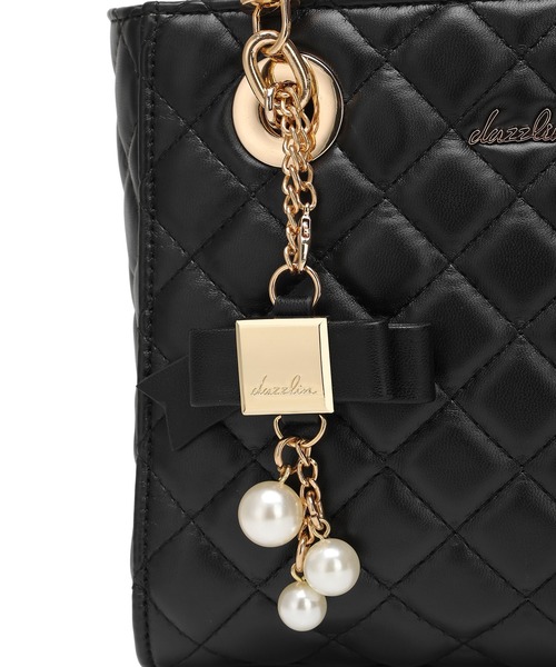 dazzlin(ダズリン)の「【dazzlin/ダズリン】キルティング リボンチャーム付ミニハンドバッグ花柄裏地(ハンドバッグ・レディース・ブラック/ピンク/アイボリー/ミント・FREE)」の7枚目の写真