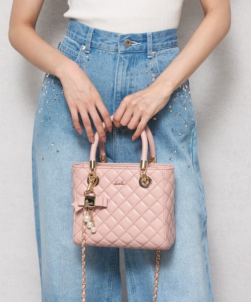 dazzlin(ダズリン)の「【dazzlin/ダズリン】キルティング リボンチャーム付ミニハンドバッグ花柄裏地(ハンドバッグ・レディース・ブラック/ピンク/アイボリー/ミント・FREE)」の8枚目の写真