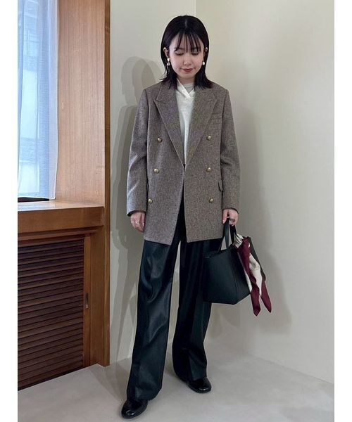 Mila Owen(ミラオーウェン)の「フェイクレザーセンタープレスワイドイージーパンツ(その他パンツ・レディース・ブラウン/ブラック・0/1)」の7枚目の写真