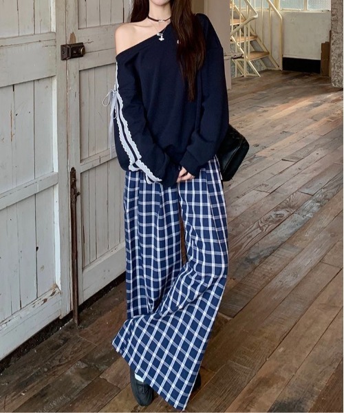 SHEPP(シープ)の「サイドライン レース リボン オフショル スウェット(スウェット・レディース・ネイビー/グレー・S/M)」の8枚目の写真