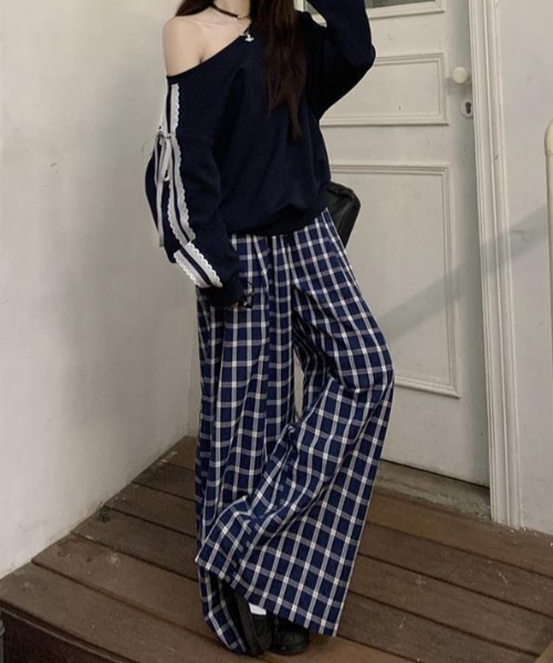 SHEPP(シープ)の「サイドライン レース リボン オフショル スウェット(スウェット・レディース・ネイビー/グレー・S/M)」の17枚目の写真