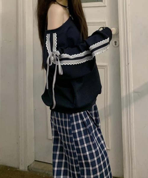 SHEPP(シープ)の「サイドライン レース リボン オフショル スウェット(スウェット・レディース・ネイビー/グレー・S/M)」の15枚目の写真