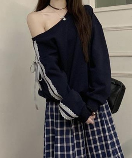 SHEPP(シープ)の「サイドライン レース リボン オフショル スウェット(スウェット・レディース・ネイビー/グレー・S/M)」の16枚目の写真