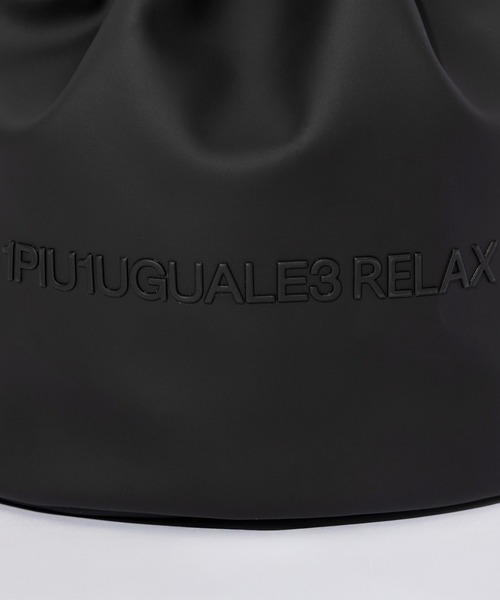 1PIU1UGUALE3  RELAX （ウノピゥウノウグァーレトレ リラックス）の「1PIU1UGUALE3 RELAX(ウノピゥウノウグァーレトレ リラックス)シンセティックレザー ドローストリング ハンドバッグ（ハンドバッグ・メンズ・ブラック・ONE SIZE）」の10枚目の写真