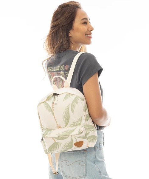 BILLABONG(ビラボン)の「BILLABONG レディース MINI MAMA BPK バックパック/リュック 【2025年春夏モデル】/ビラボン総柄バックパック・リュック(バックパック/リュック・レディース・ホワイト/ブルー・FREE)」の2枚目の写真