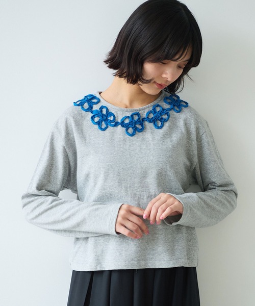 bulle de savon（ビュルデサボン）の「△くるくるはなテープ刺繍 プルオーバー（Tシャツ/カットソー・レディース・ブラック/グレー・FREE）」の5枚目の写真