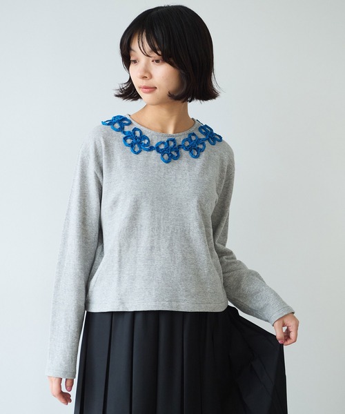 bulle de savon（ビュルデサボン）の「△くるくるはなテープ刺繍 プルオーバー（Tシャツ/カットソー・レディース・ブラック/グレー・FREE）」の6枚目の写真