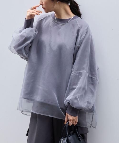 MONO-MART（モノマート）の「シアーレイヤードボリュームスリーブオーバーサイズスウェット（スウェット・レディース・チャコールグレー/ブラック/アイボリー/ライトグレー/ピンク/ブラウン・L/M）」の3枚目の写真