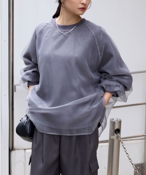 MONO-MART（モノマート）の「シアーレイヤードボリュームスリーブオーバーサイズスウェット（スウェット・レディース・チャコールグレー/ブラック/アイボリー/ライトグレー/ピンク/ブラウン・L/M）」の7枚目の写真
