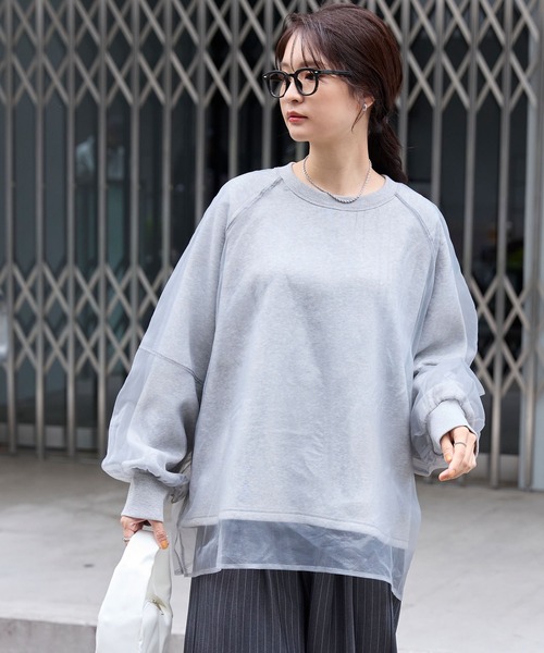 MONO-MART（モノマート）の「シアーレイヤードボリュームスリーブオーバーサイズスウェット（スウェット・レディース・チャコールグレー/ブラック/アイボリー/ライトグレー/ピンク/ブラウン・L/M）」の13枚目の写真