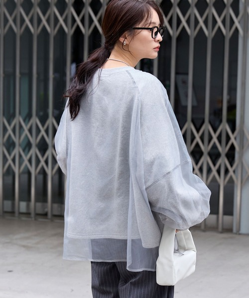 MONO-MART（モノマート）の「シアーレイヤードボリュームスリーブオーバーサイズスウェット（スウェット・レディース・チャコールグレー/ブラック/アイボリー/ライトグレー/ピンク/ブラウン・L/M）」の14枚目の写真