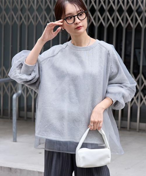 MONO-MART（モノマート）の「シアーレイヤードボリュームスリーブオーバーサイズスウェット（スウェット・レディース・チャコールグレー/ブラック/アイボリー/ライトグレー/ピンク/ブラウン・L/M）」の18枚目の写真