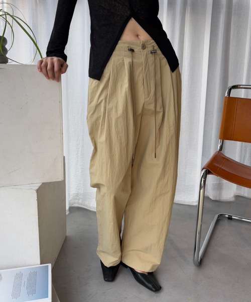 FUULLY STUDIO（フーリィーステューディオ）の「グログランタックワイドパンツ/撥水（その他パンツ・レディース・ベージュ/ネイビー・FREE）」の2枚目の写真