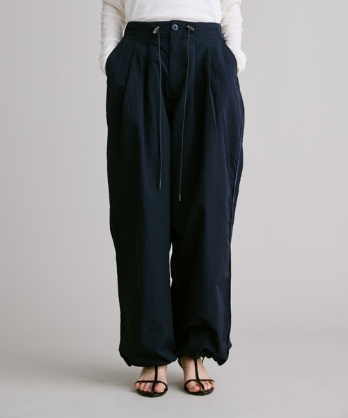 FUULLY STUDIO（フーリィーステューディオ）の「グログランタックワイドパンツ/撥水（その他パンツ・レディース・ベージュ/ネイビー・FREE）」の21枚目の写真