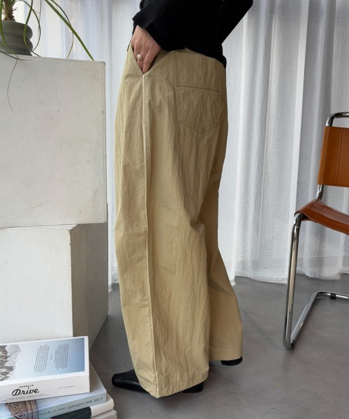 FUULLY STUDIO（フーリィーステューディオ）の「グログランタックワイドパンツ/撥水（その他パンツ・レディース・ベージュ/ネイビー・FREE）」の5枚目の写真