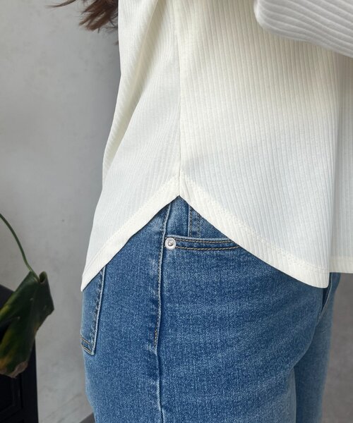 prose verse(プロズヴェール)の「キャミレイヤードトップス(Tシャツ/カットソー・レディース・ブラック/アイボリー・LARGE/MEDIUM)」の6枚目の写真