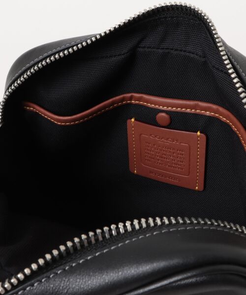COACH（コーチ）の「ラジオ カメラ バッグ（ショルダーバッグ・メンズ・ブラック系その他・ONE）」の6枚目の写真