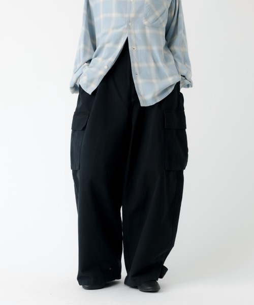 Johnbull(ジョンブル)の「【JOHNBULL/ジョンブル】MIL サロペット/サロペット/オーバーサイズ【WEB限定】(サロペット/オーバーオール・レディース・カーキ/ブラック・フリー)」の3枚目の写真